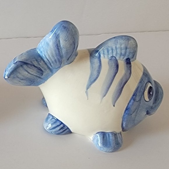 🐟 Blue Fish Salt and Pepper Shaker Set - Picture 5 of 6